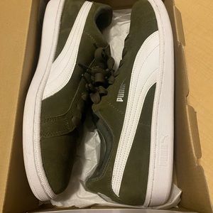 Men’s pumas size 11